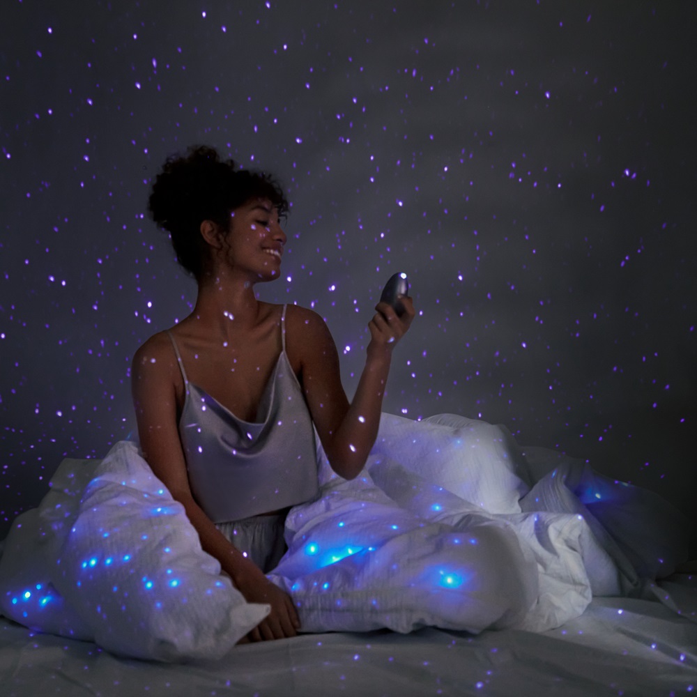 Svakom Galaxie Suction Vibrator with Mood Projector Metallic Lilac - Image 3